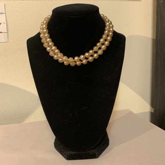 Vintage layered faux pearls necklace 14” - Picture 4 of 6
